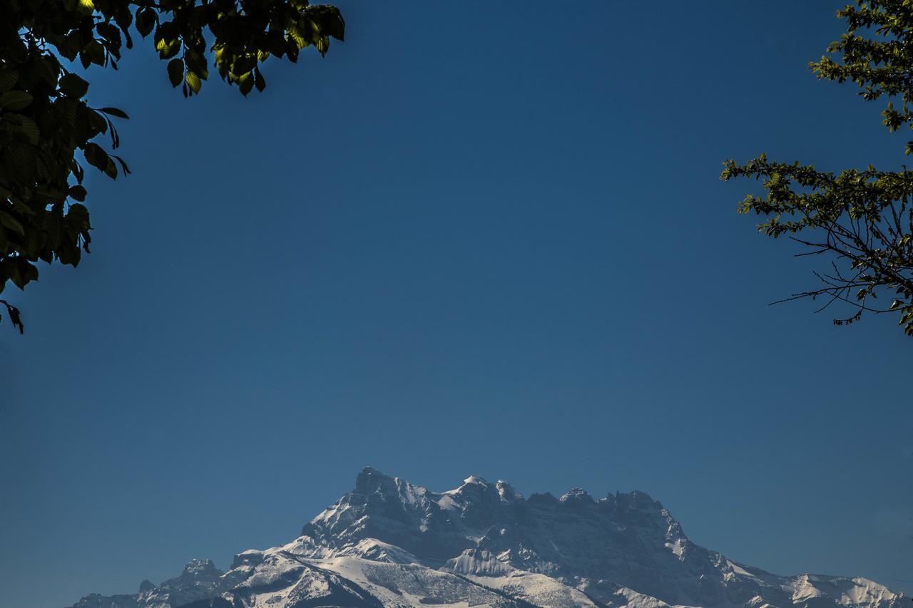 Crazy Lounge Bnb Aigle Exterior foto